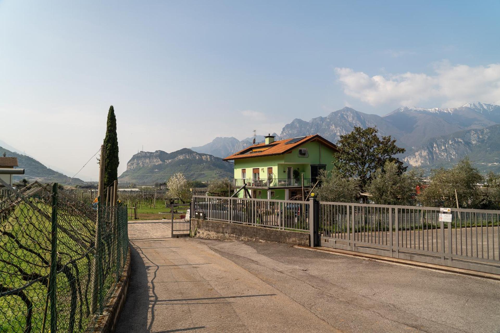 La Casa Nel Verde Arco Buitenkant foto