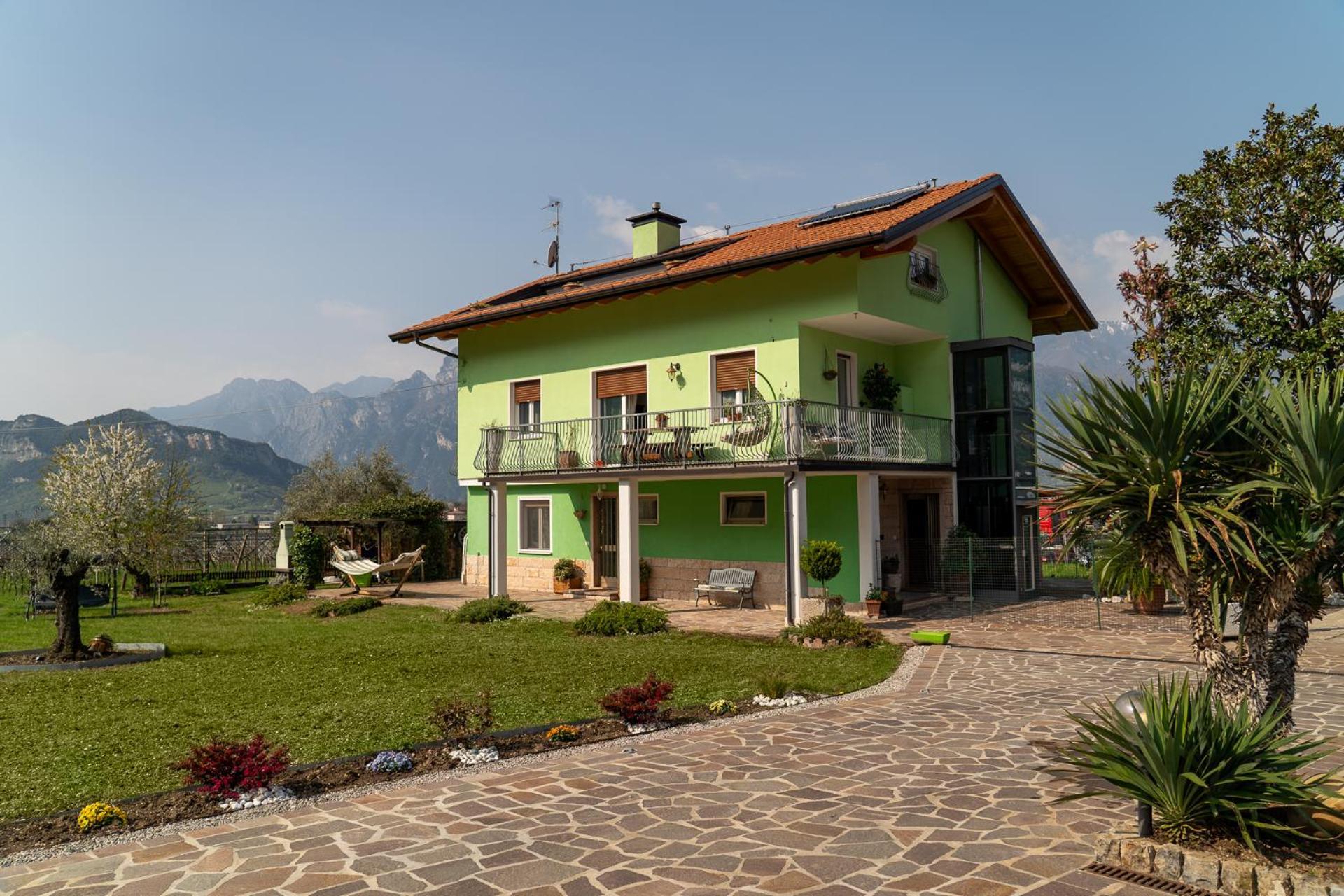 La Casa Nel Verde Arco Buitenkant foto